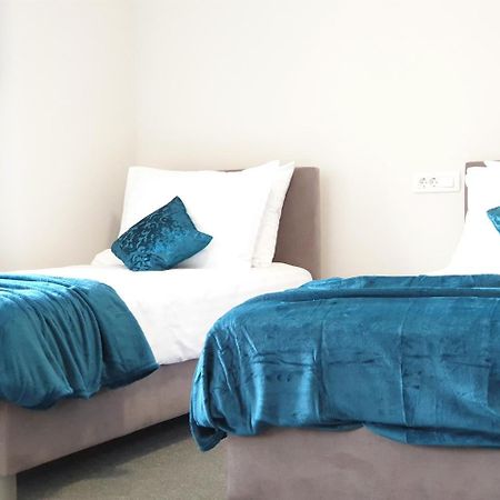 Smart Hostel Slavonski Brod Extérieur photo