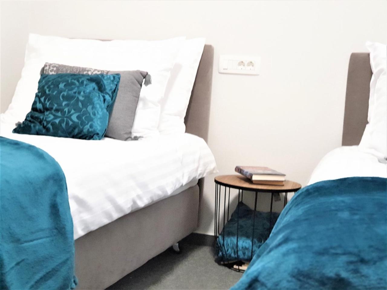 Smart Hostel Slavonski Brod Extérieur photo